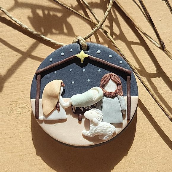 Small Nativity Scene Ornament Jesus In A Manger Handmade Polymer Clay Christmas - Picture 1 of 4